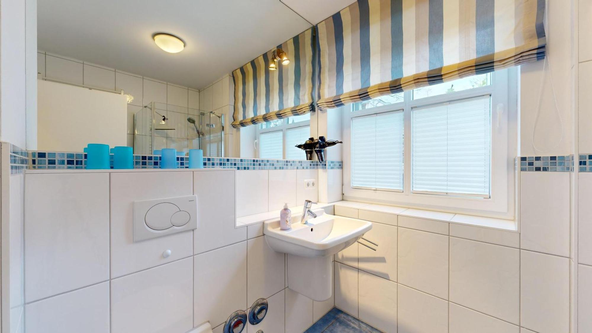 Strandnahe Fewos Mit 2 Schlafzimmern Und Terrasse Oder Balkon, Caspar David, Apartment