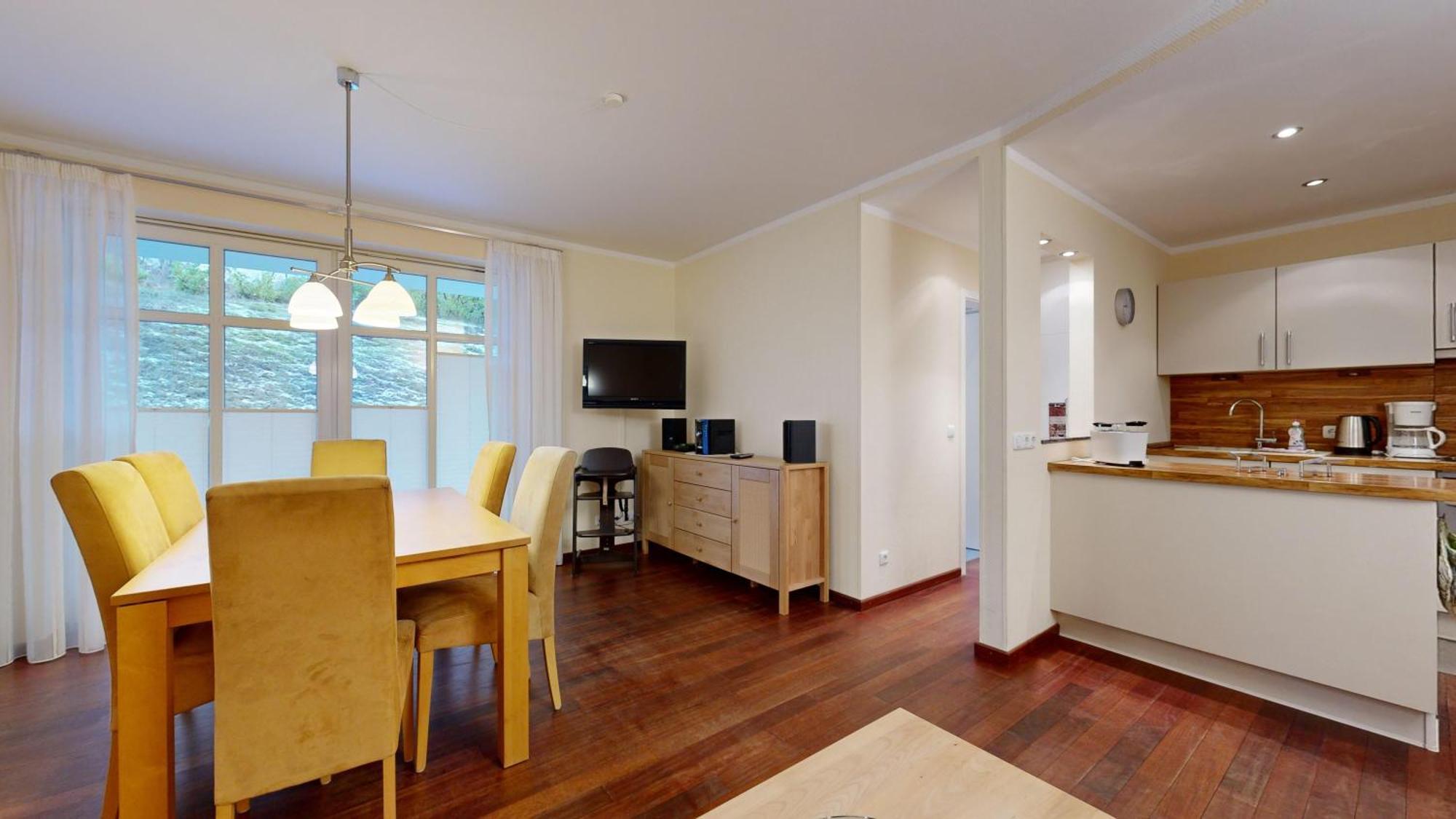 Apartment Strandnahe Fewos Mit 2 Schlafzimmern Und Terrasse Oder Balkon, Caspar David, *